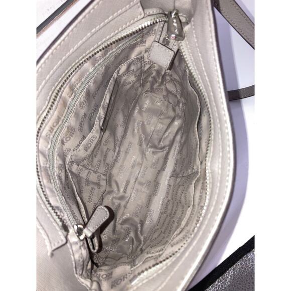 MICHAEL KORS, MEDIUM SIZE GRAY LEATHER CROSSOBODY BAG (ASIS) - Picture 12 of 16